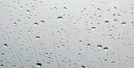 دانلود فوتیج باران رایگان Raindrops On Glass