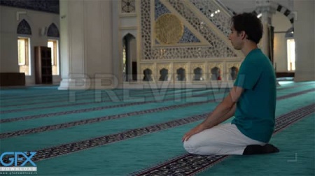 فوتیج مذهبی نماز خواندن در مسجد
