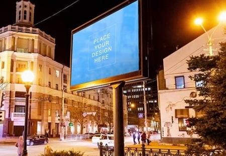 موکاپ رایگان بیلبورد تبلیغاتی شهری در شب