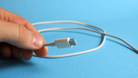 ۹-گواهینامه ها و استانداردهای کابل شارژ