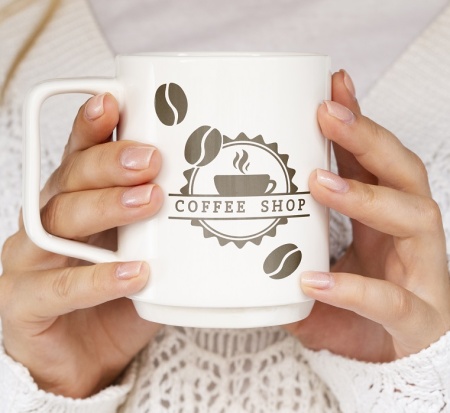 دانلود موکاپ لیوان در دست