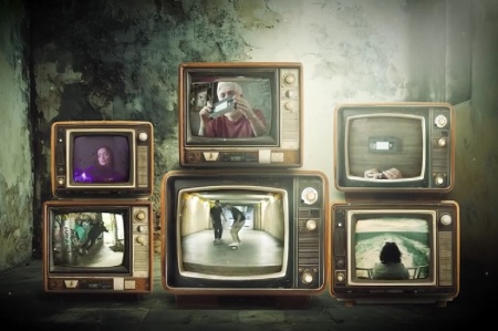 پروژه افتر افکت اینترو با تلویزیون قدیمی Retro Tv In Dark Room