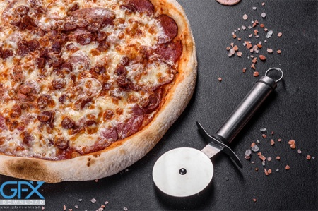 عکس پیتزا پپرونی