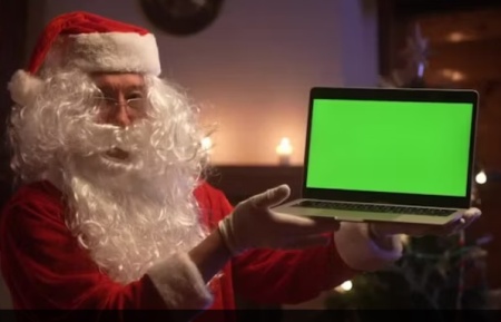 دانلود فوتیج بابا نوئل با پرده سبز صفحه‌نمایش لپ تاپ