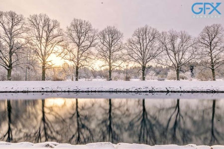 خرید عکس استوک منظره دریاچه زمستانی برای چاپ