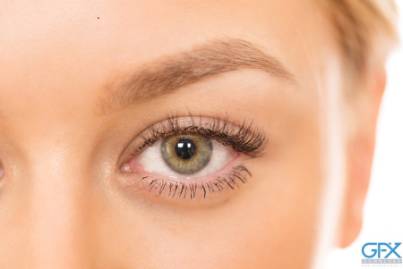 عکس چشم طبیعی با وضوح بالا در نور طبیعی