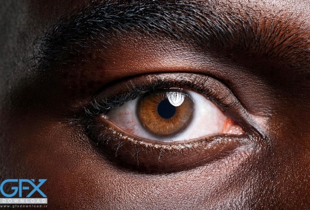 تصویر هنری از چشم زن با نمای نزدیک