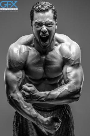 عکس بدنساز حرفه‌ای برای طراحی بنر و پوستر ورزشی