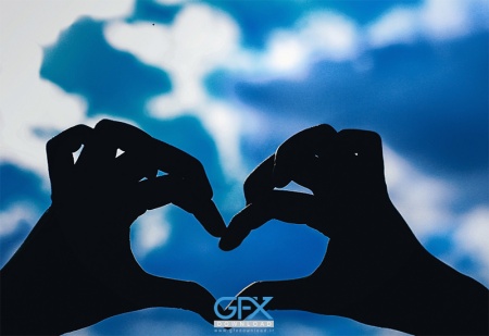 بکگراند عاشقانه دونفره مناسب برای والپیپر گوشی