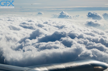 عکس ابر سفید از داخل هواپیما