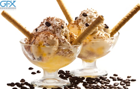 تصویر بستنی وانیلی در ظرف شیشه ای کیفیت بالا